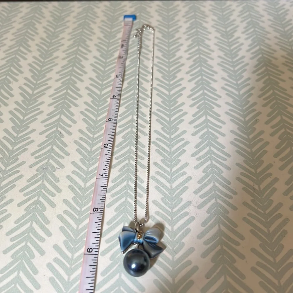NWOT Bow Charm Necklace - Picture 3 of 3